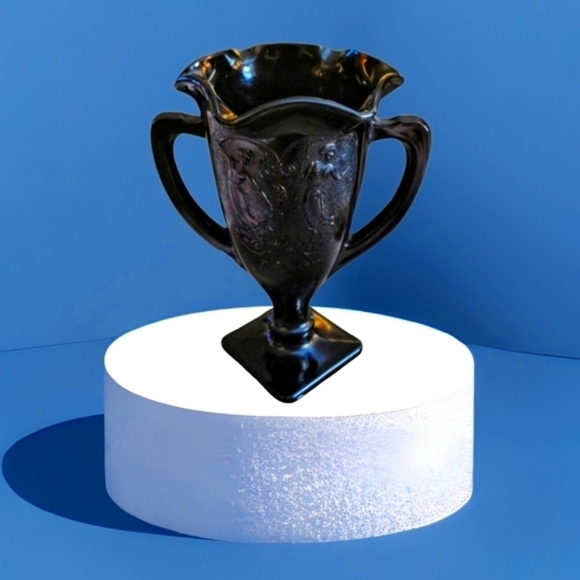 VTG 1937 LE Smith Black Glass Amethyst Trophy Castlecore Vase - Picture 1 of 9
